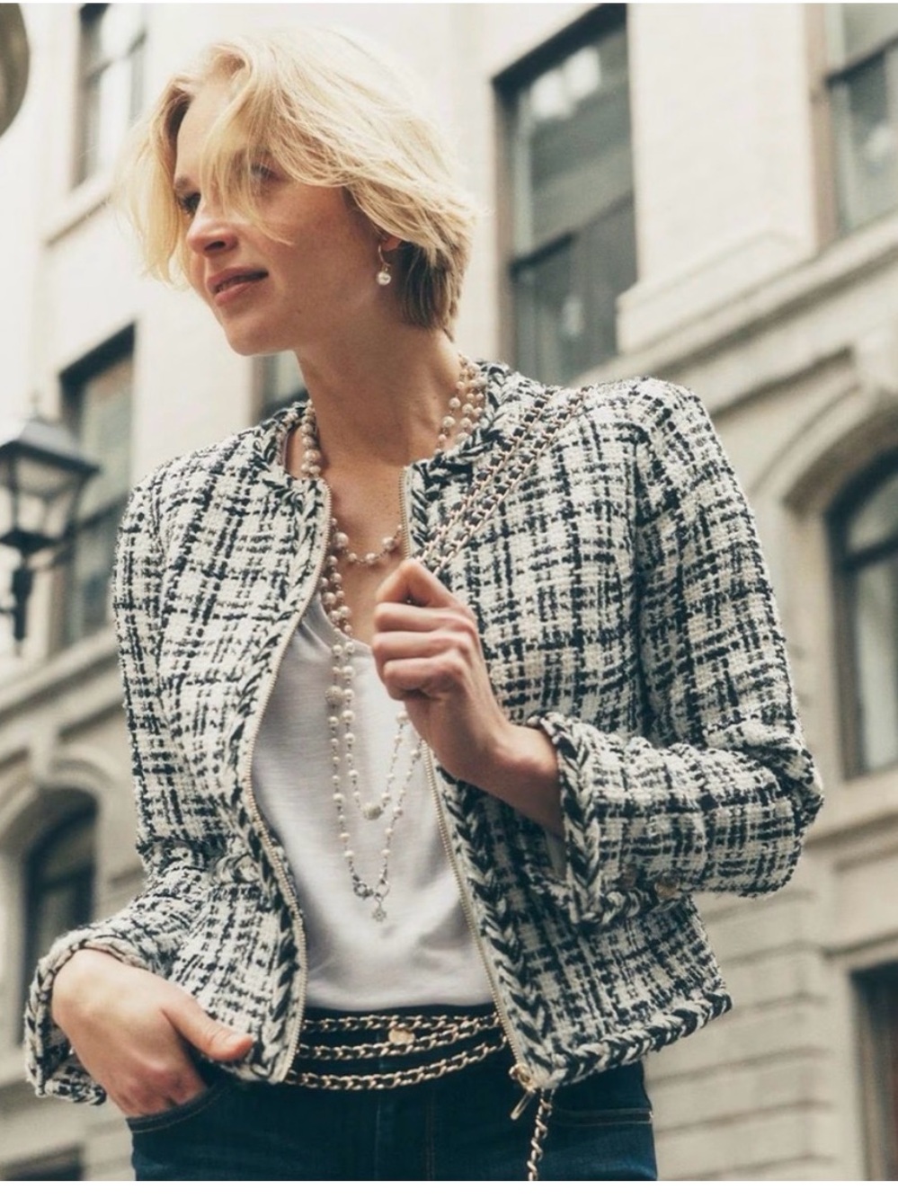 White House Black Market $215 retail Black & White Tweed Zip-Front Crop Jacket